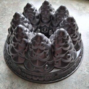 Nordic Ware Tree Cake pan